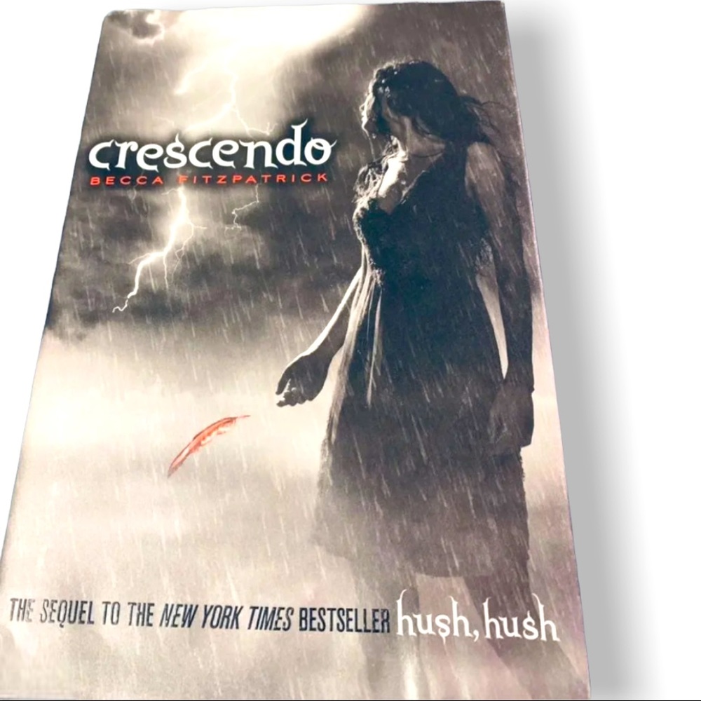 Crescendo by Becca Fitzpatrick. Pre-owned